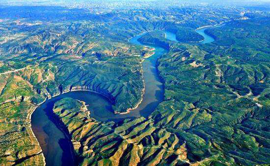 The Shanxi-Shaanxi Grand Canyon of the Yellow River (Inner Mongolia, Shanxi and Shaanxi) (Best season: January-April, autumn September-November)
