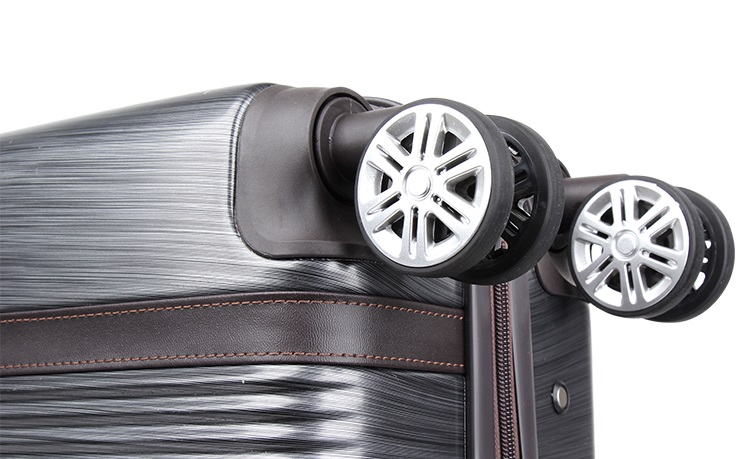 Lightweight suitcase