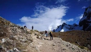 A sign of addiction to hiking, see how many of you have been hit?