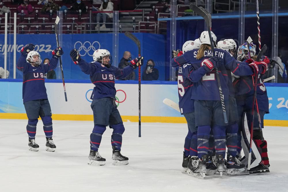 US wins to set up gold-medal game with Canada